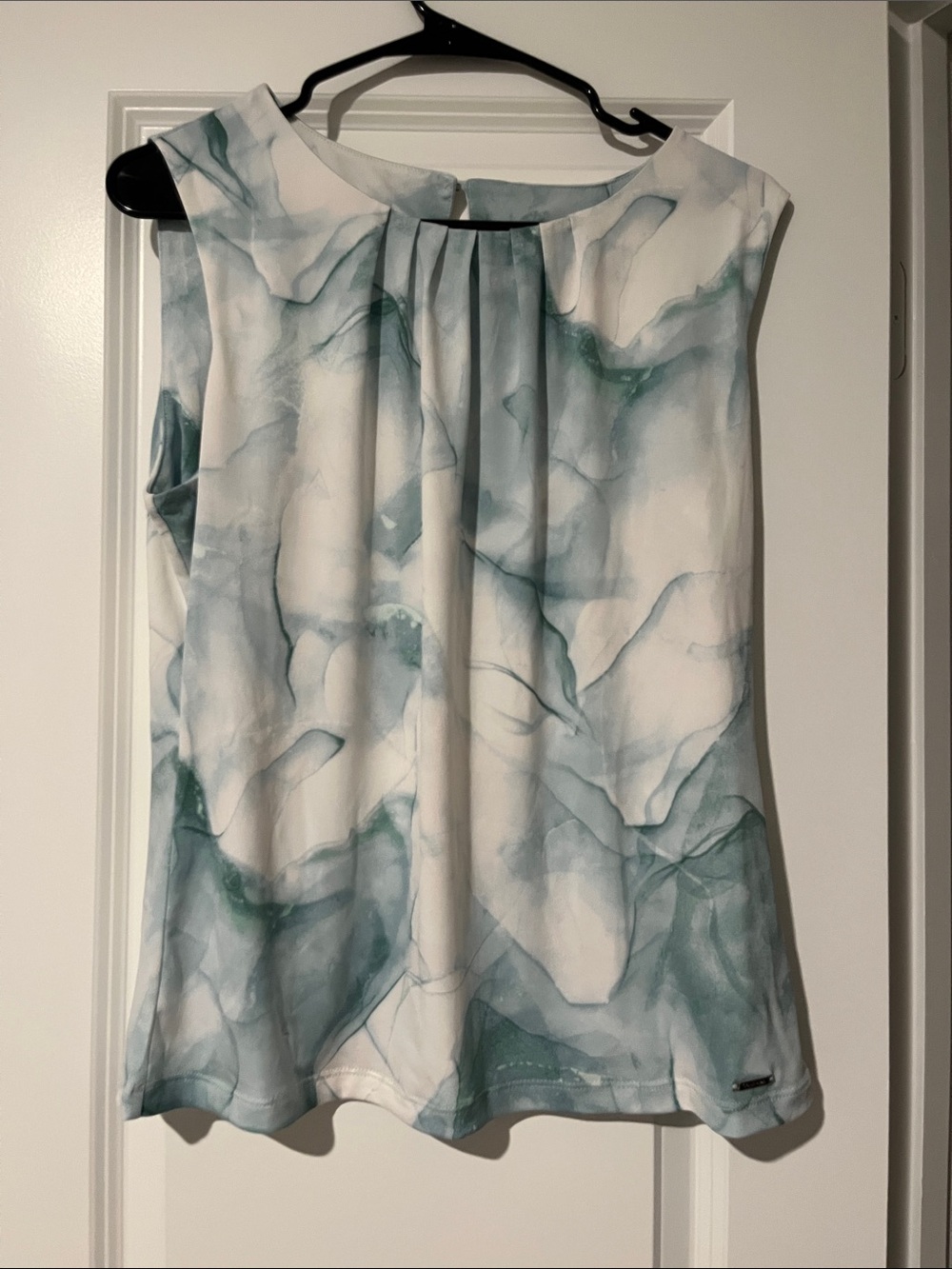 Calvin Klein White & Teal Marble-Print Sleeveless Top